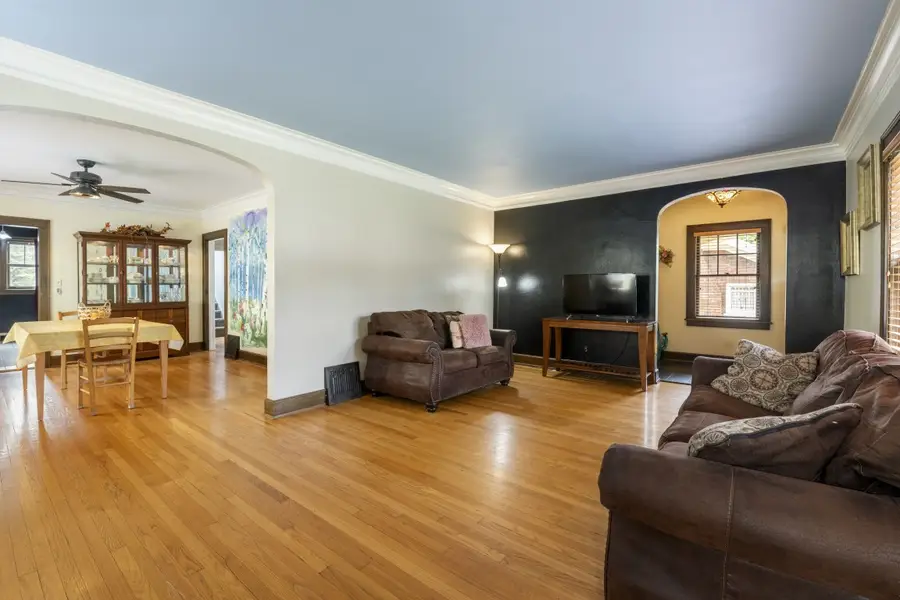 816 Paris Avenue, Rockford, IL 61107 - #3