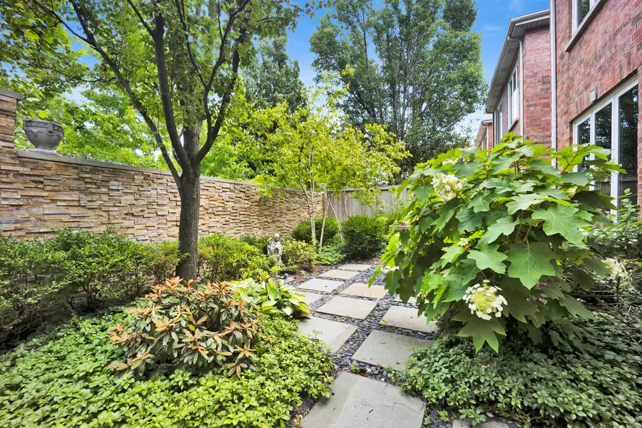 1727 W Peterson Avenue, Chicago, IL 60660 - #2