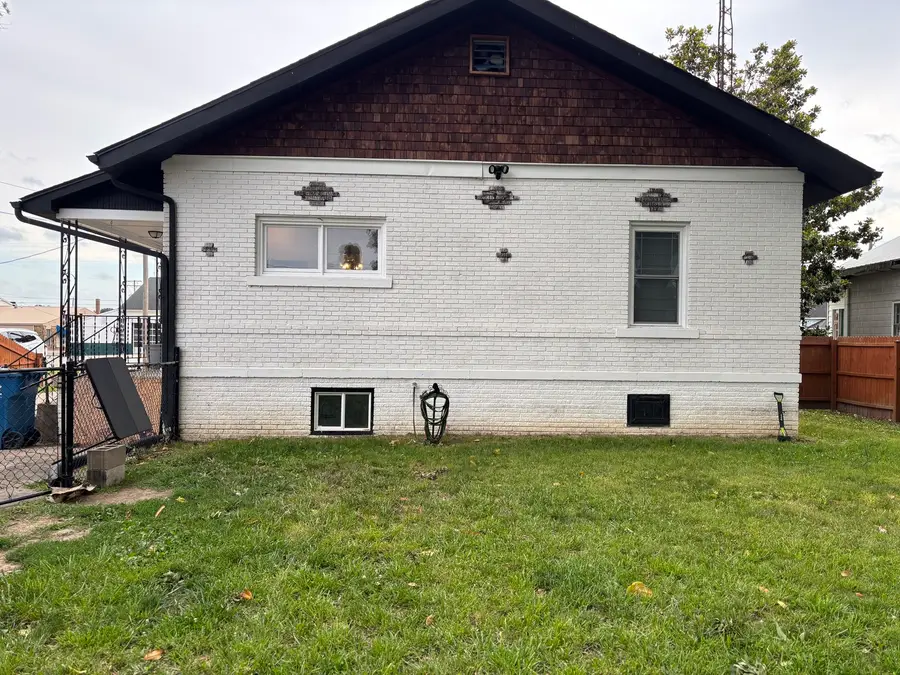 305 W Ray Avenue, Christopher, IL 62822 - #3