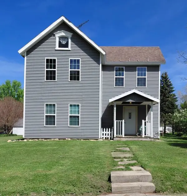 507 Main Street, Leaf River, IL 61047