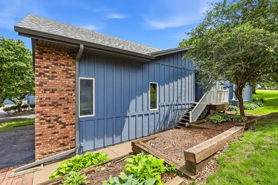 6401 Utica Ridge Road #12, Davenport, IA 52807 - #3
