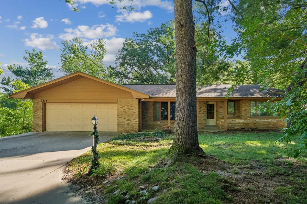 333 N 10th Street, Clinton, IA 52732 - #1