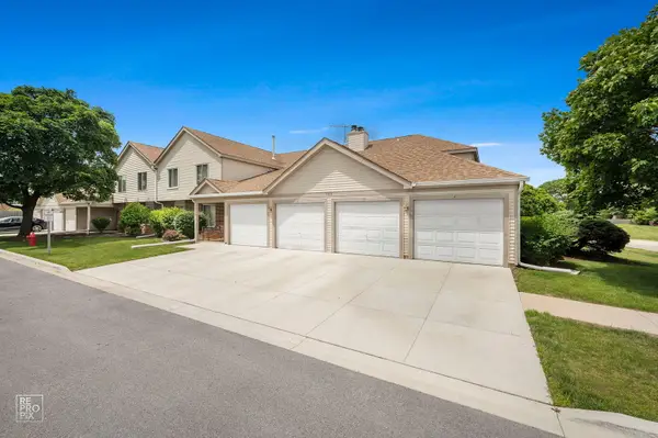 7010 Park Lane Court #102, Woodridge, IL 60517