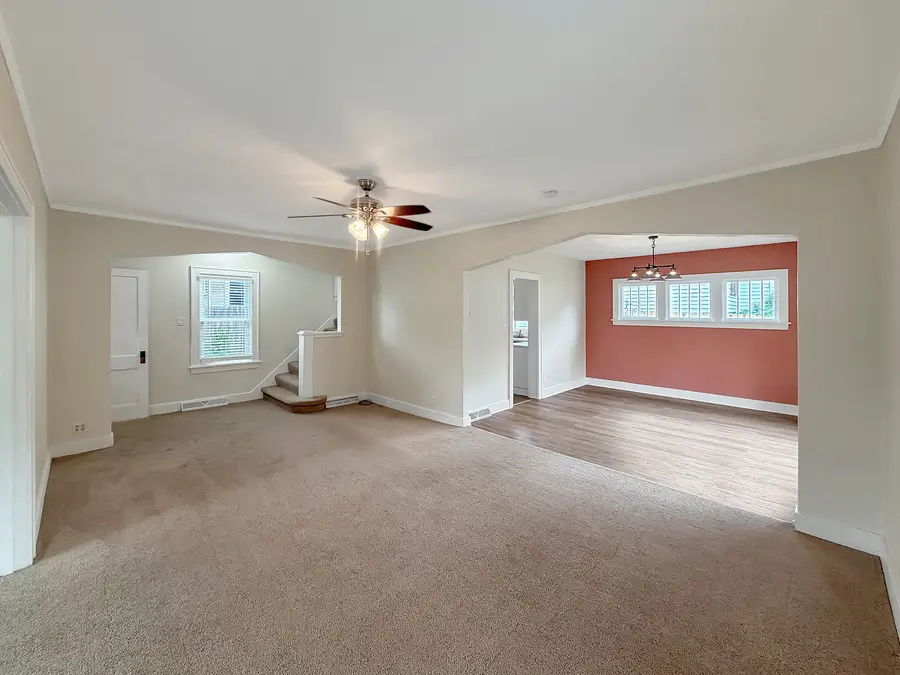 904 S Mckinley Avenue, Freeport, IL 61032 - #3