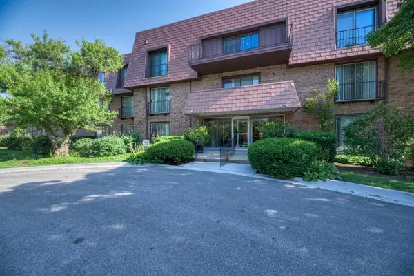 4000 Dundee Road #107, Northbrook, IL 60062