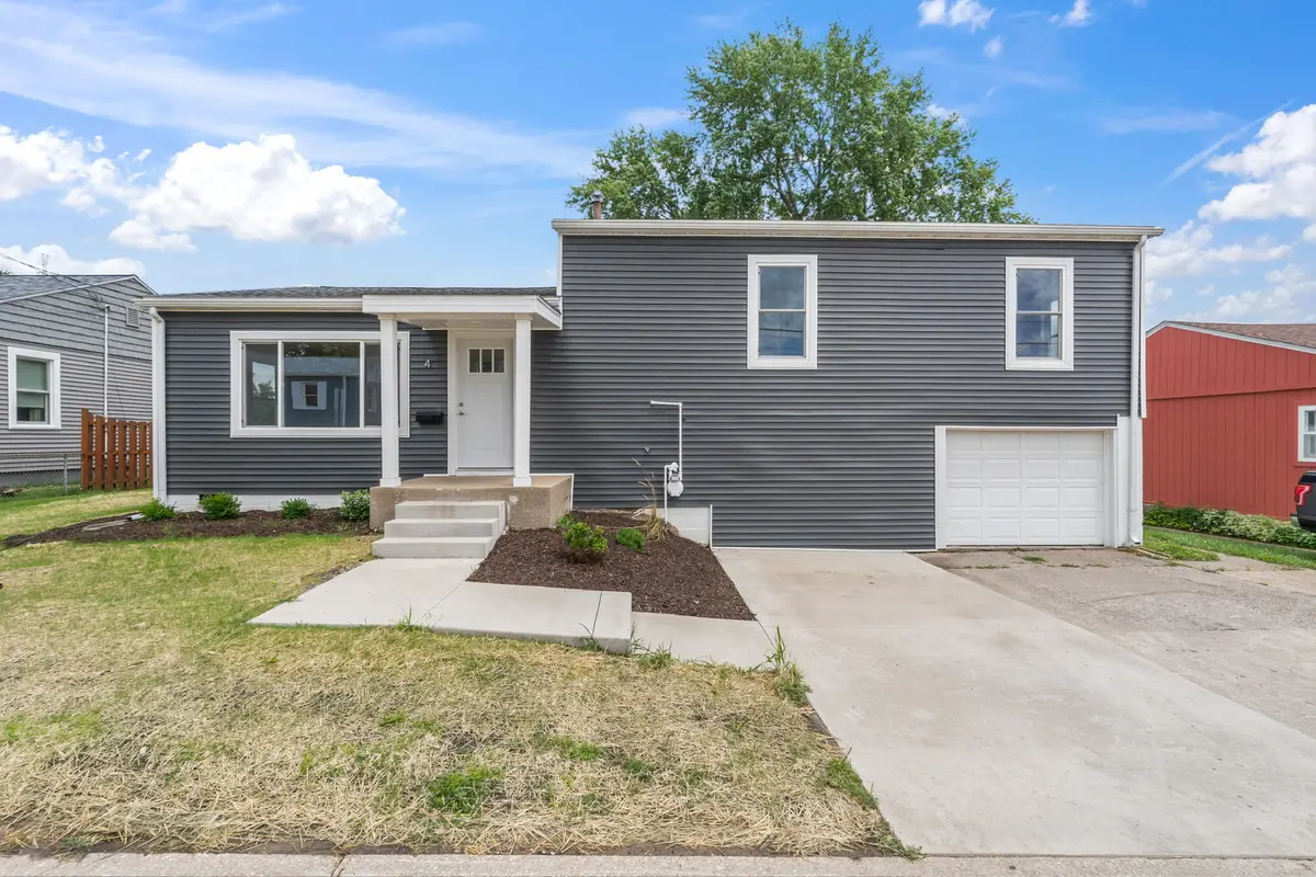 4 Riverview Lane, Bettendorf, IA 52722 - #1