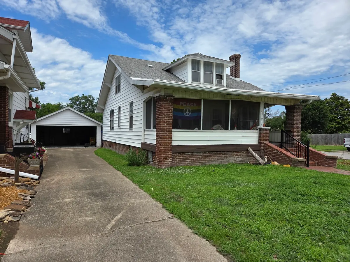 500 W Sloan Street, Harrisburg, IL 62946 - #1