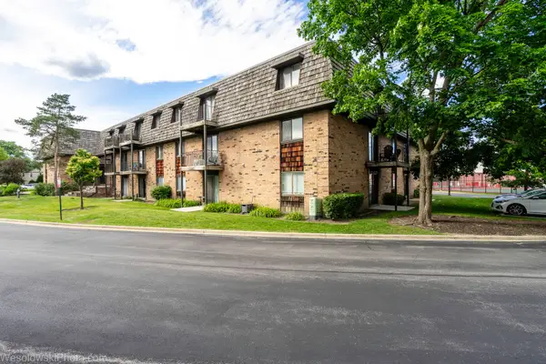 11 Oak Creek Drive #1120, Buffalo Grove, IL 60089