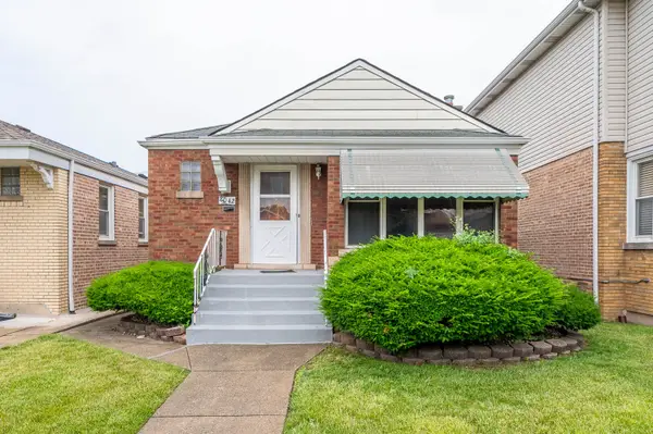 8042 S Sacramento Avenue, Chicago, IL 60652