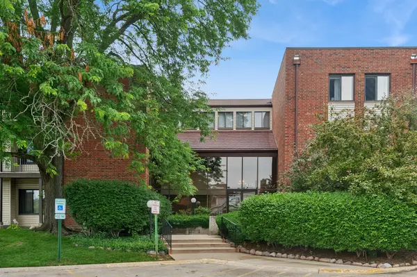 3070 Pheasant Creek Drive #106, Northbrook, IL 60062