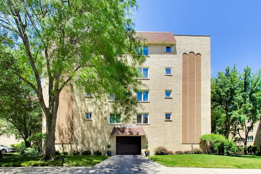 6430 W Belle Plaine Avenue #209, Chicago, IL 60634 - #2