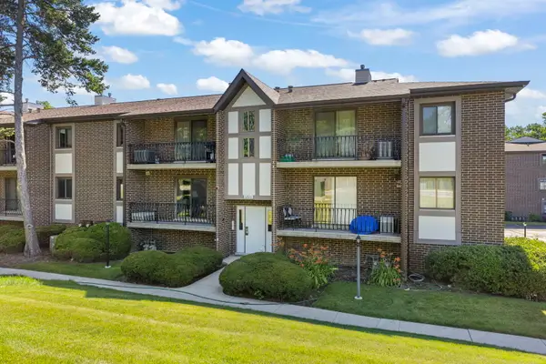 1714 S Washington Street #1714, Naperville, IL 60565