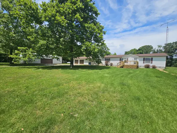 14230 E Windsong Road, Mt Vernon, IL 62864