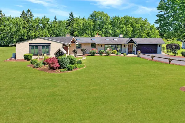 147 Old Dundee Road, Barrington Hills, IL 60010