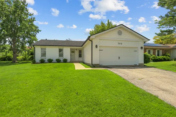 752 N Brookdale Drive, Schaumburg, IL 60194