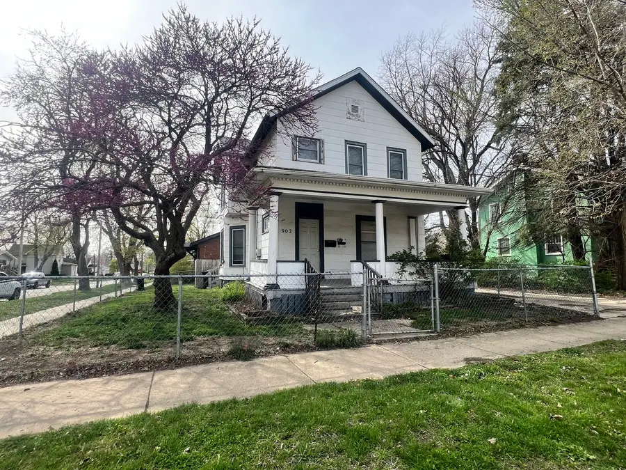 902 N Lee Street, Bloomington, IL 61701 - #2