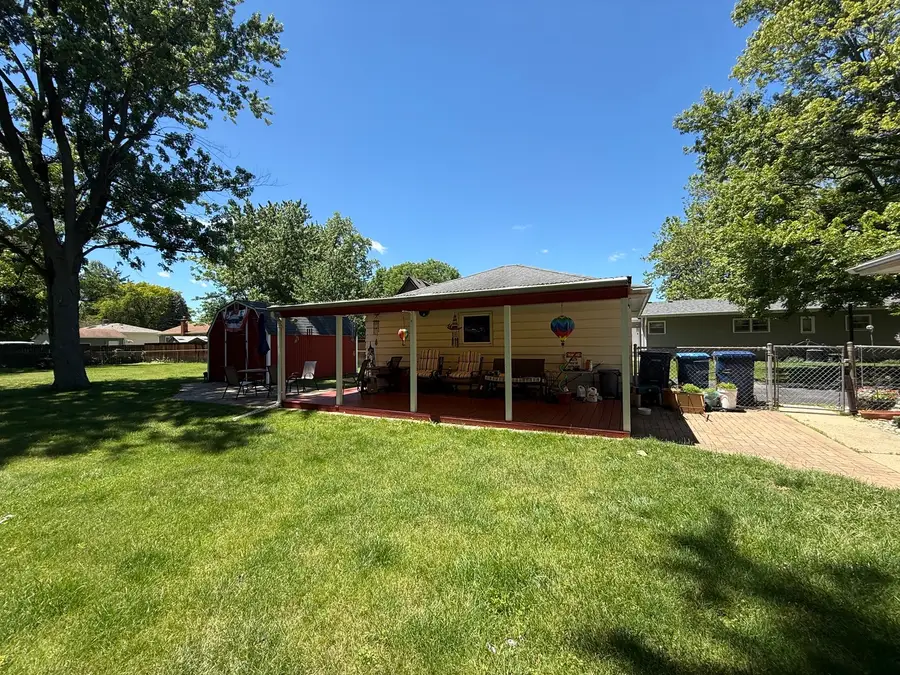 3675 Woodlawn Avenue, Gurnee, IL 60031 - #3