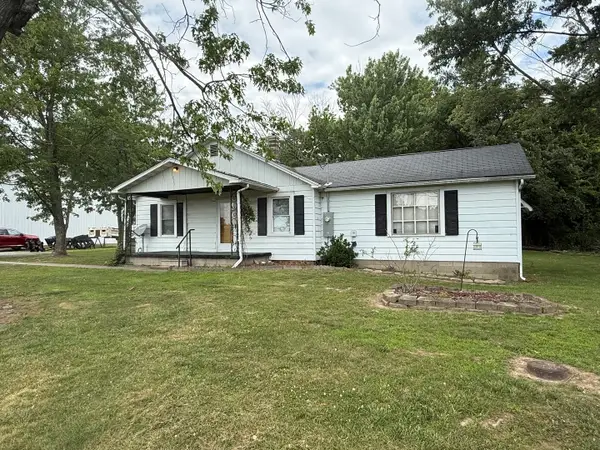 810 W Longstreet Road, Marion, IL 62959