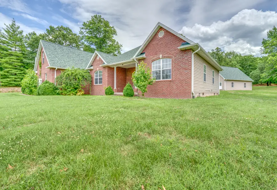 2108 S Hillside Lane, McLeansboro, IL 62859 - #3