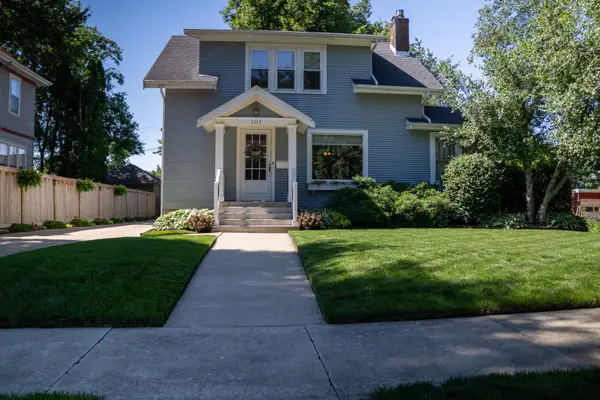 1117 E Olive Street, Bloomington, IL 61701