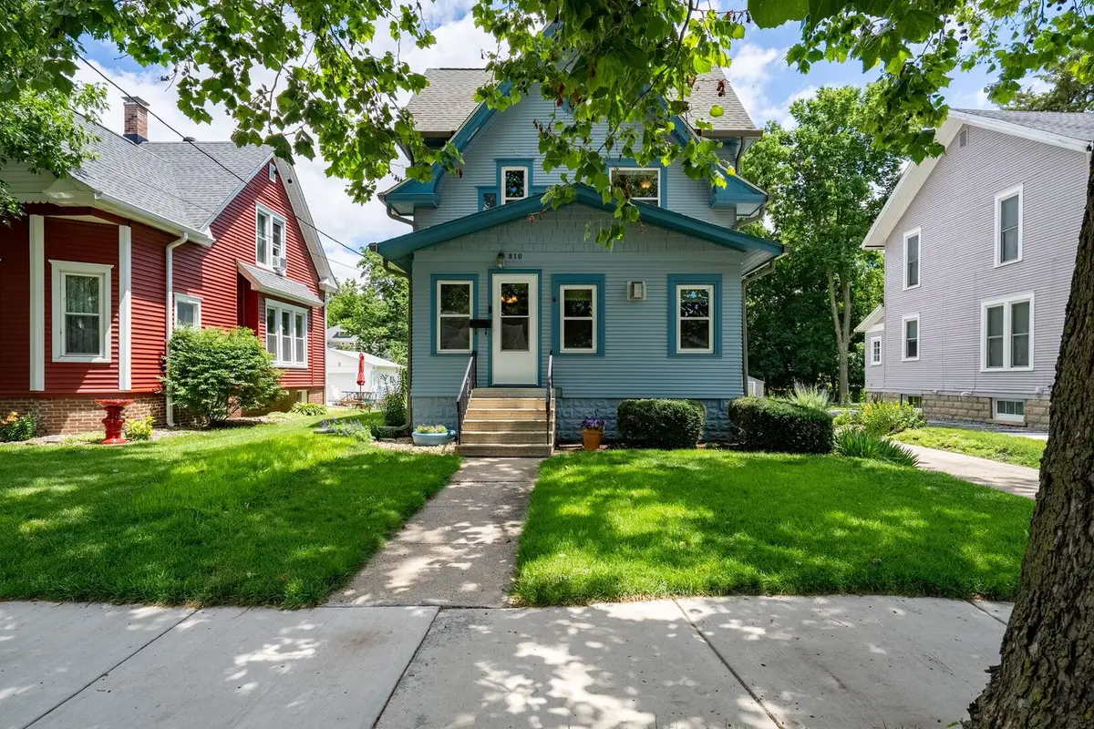 810 S Fell Avenue, Normal, IL 61761 - #1