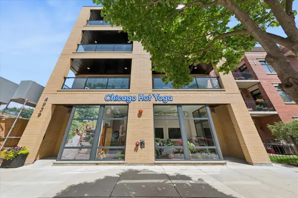 4939 N Damen Avenue #404, Chicago, IL 60625