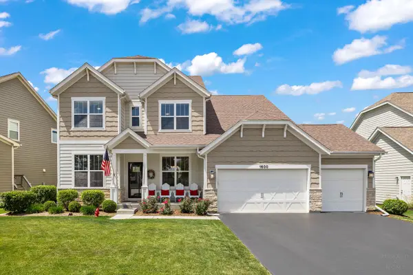 1600 Creeks Crossing Drive, Algonquin, IL 60102