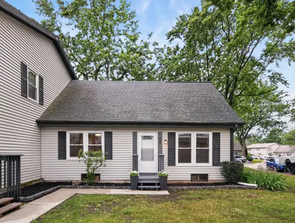 228 Dakota Court #A, Bolingbrook, IL 60440