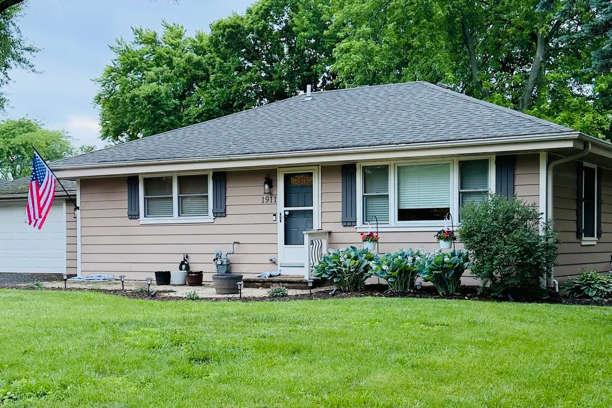 1911 Hazelwood Drive, Lindenhurst, IL 60046 - #1