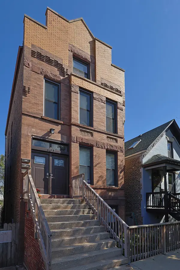 2127 N Winchester Avenue, Chicago, IL 60614