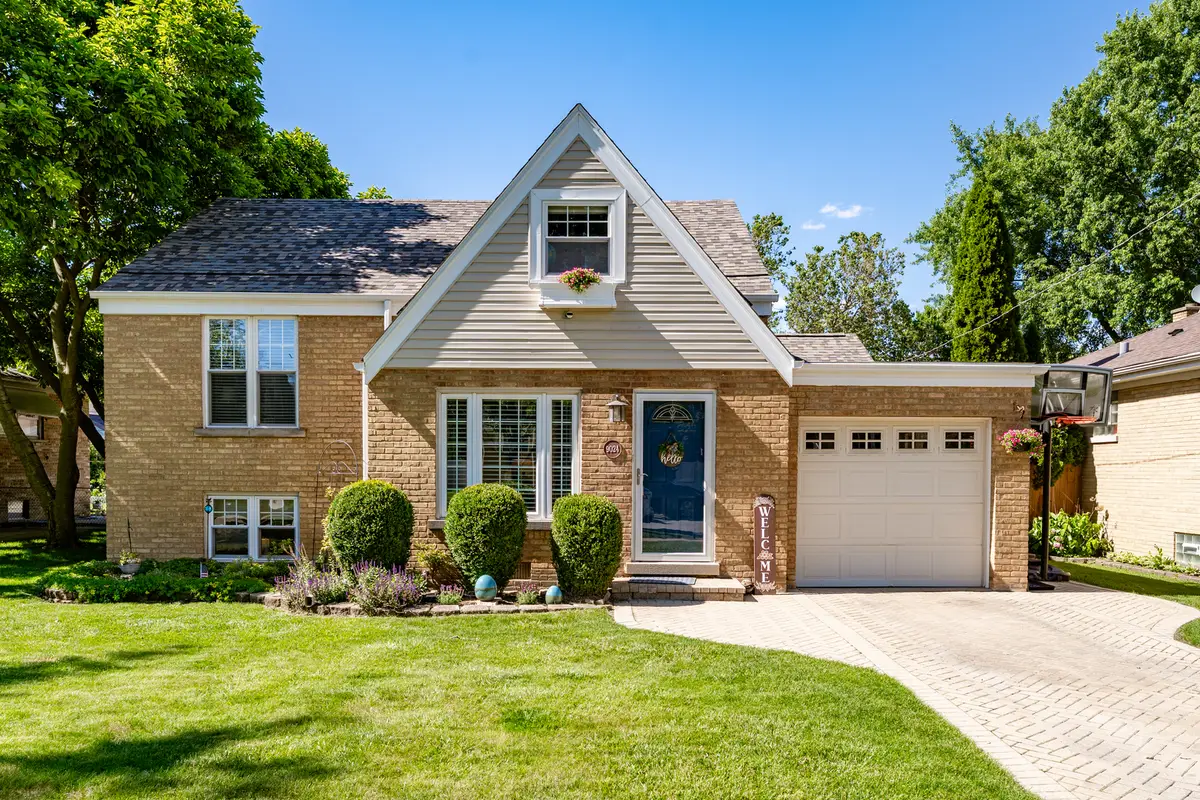 9024 30th Street, Brookfield, IL 60513 - #1