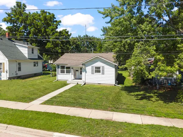 913 N 15th Street, DeKalb, IL 60115