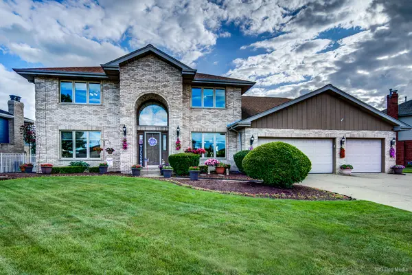 8707 Timbers Pointe Drive, Tinley Park, IL 60487