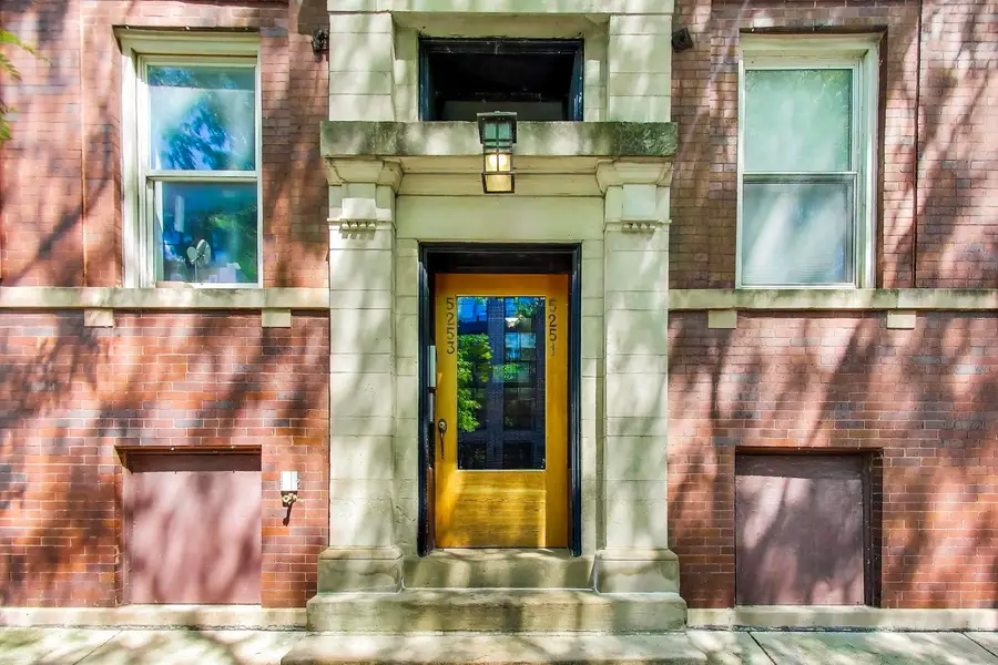 5251 N Winthrop Avenue #2, Chicago, IL 60640 - #2