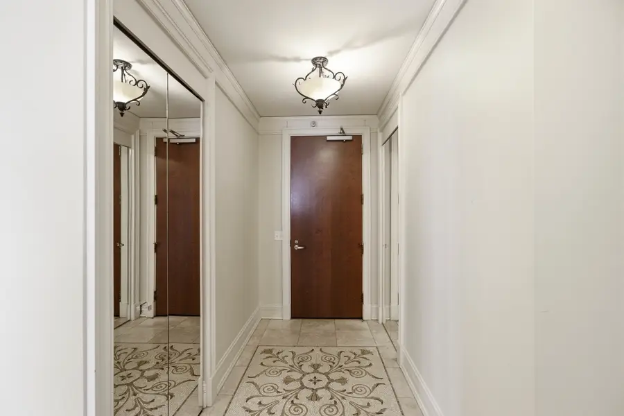 201 N Westshore Drive #1202, Chicago, IL 60601 - #2