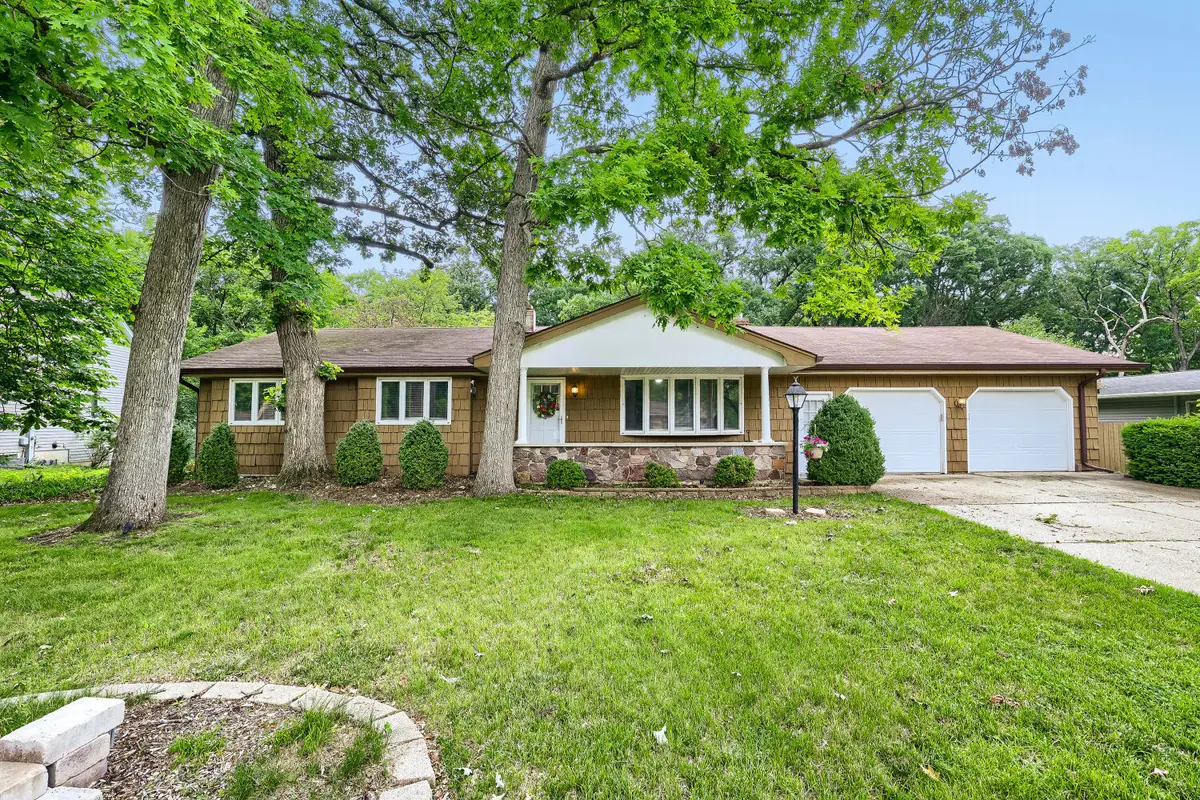 823 Greenwood Avenue, Carpentersville, IL 60110 - #1
