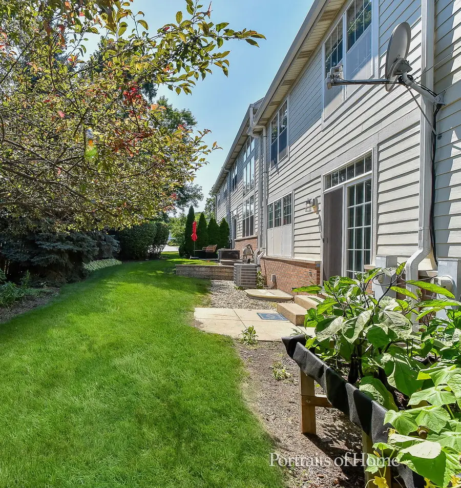 8426 Dawn Lane, Darien, IL 60561 - #3