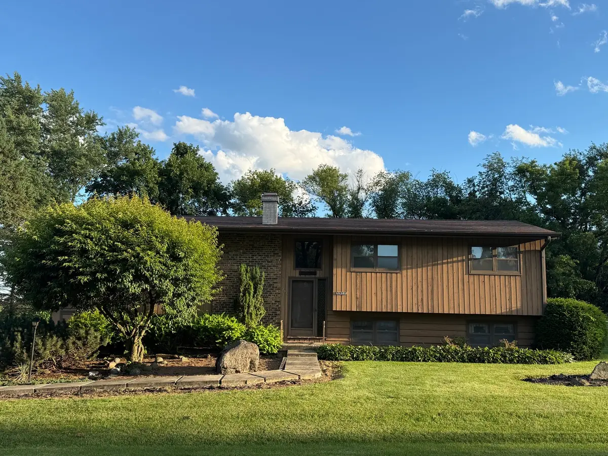 32W717 Hecker Drive, Dundee, IL 60118 - #1