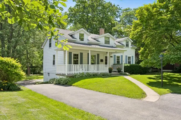 Address Withheld By Seller, Glenview, IL 60025