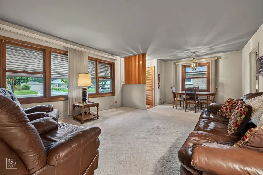 1012 Marshall Drive, Des Plaines, IL 60016 - #2