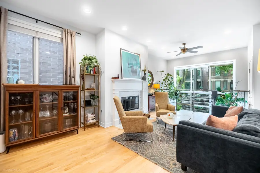 933 N Wolcott Avenue #1, Chicago, IL 60622 - #3