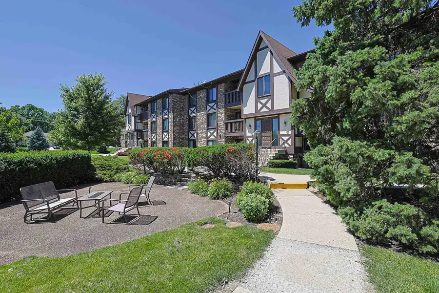 527 Cumnor Road #208, Westmont, IL 60559 - #2