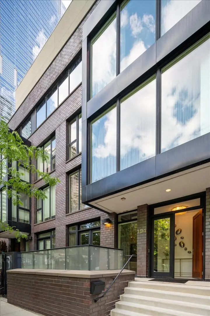 194 N Park Drive, Chicago, IL 60601 - #2