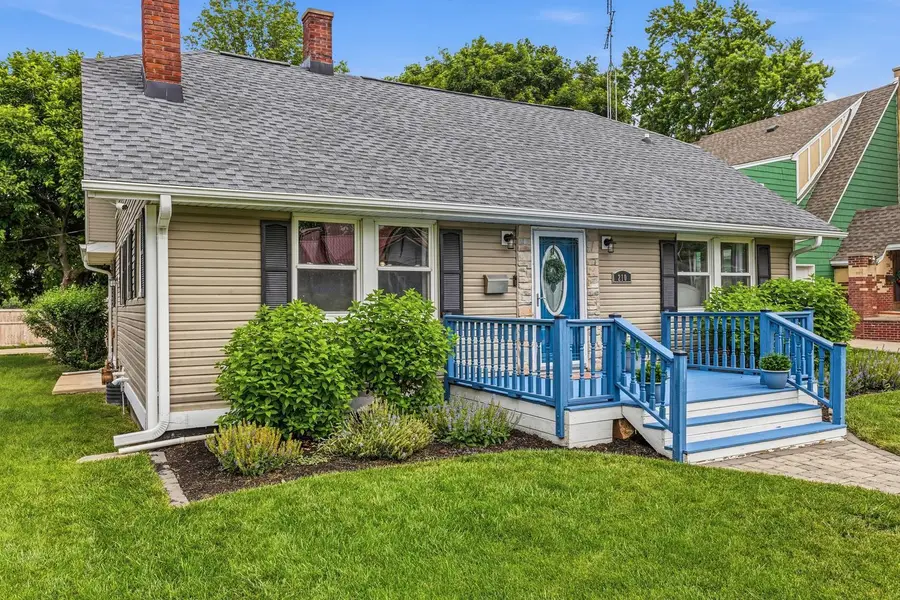 210 E Logan Street, Arthur, IL 61911 - #2