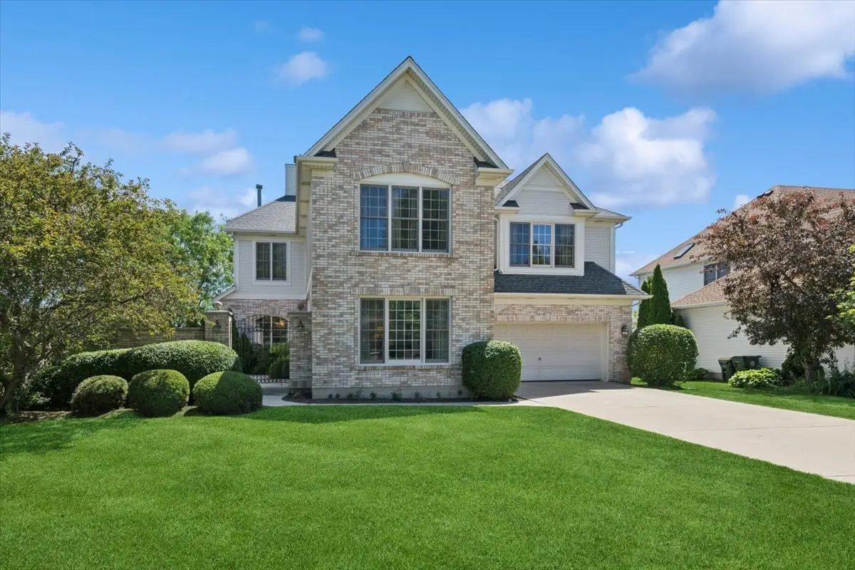 527 Mallard Point Circle, North Aurora, IL 60542 - #1