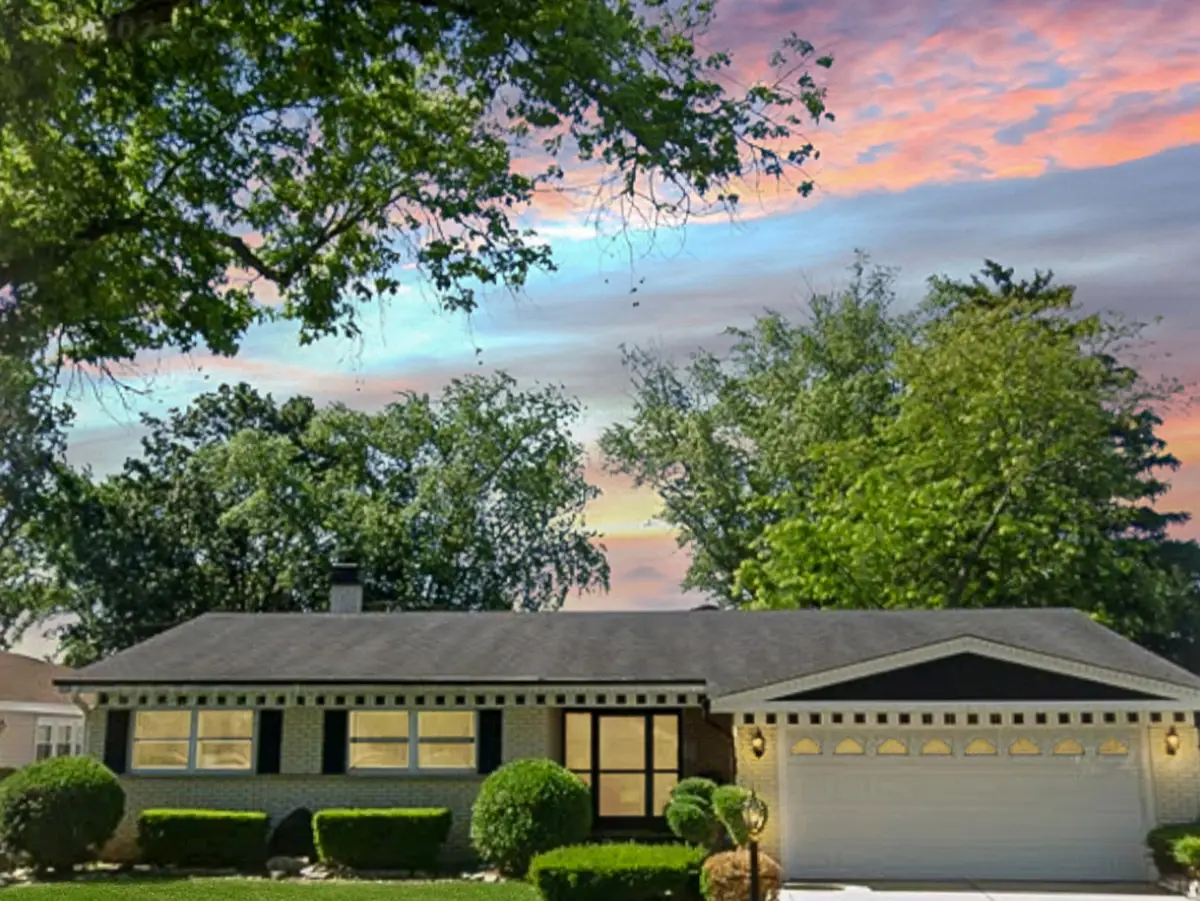 1825 E Sitka Lane E, Mount Prospect, IL 60056 - #1