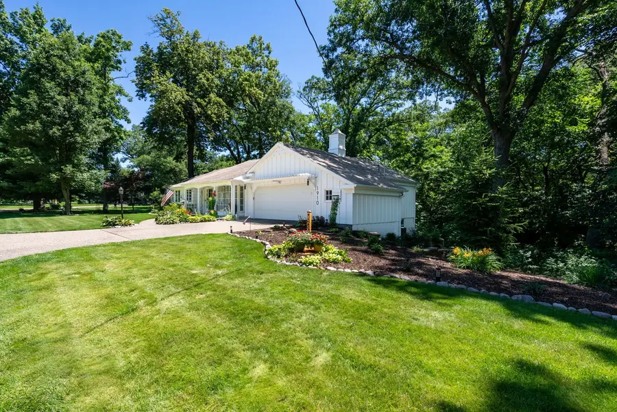 1910 Glenwood Drive, Moline, IL 61265 - #3