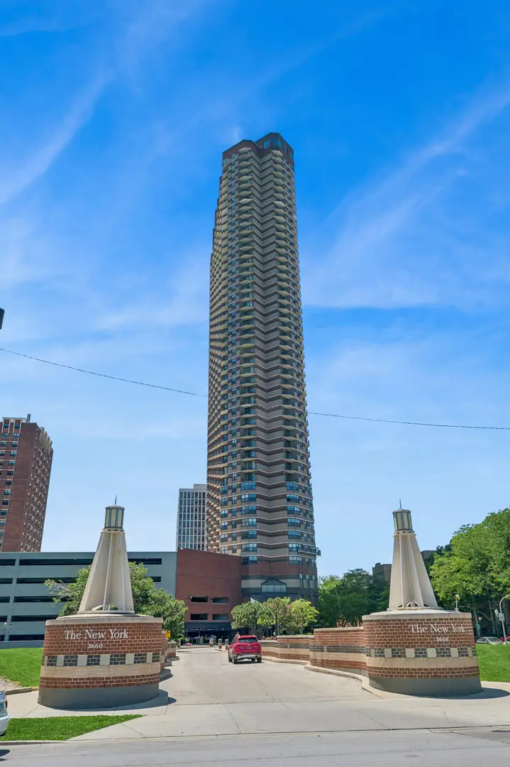 3660 N Lake Shore Drive #2812, Chicago, IL 60613 - #1