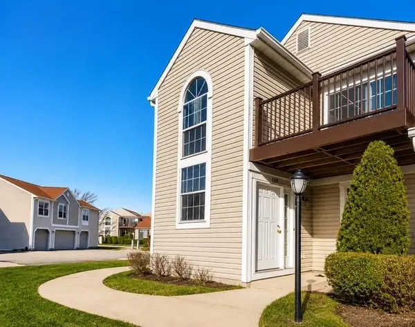 634 Le Parc Circle #634, Buffalo Grove, IL 60089