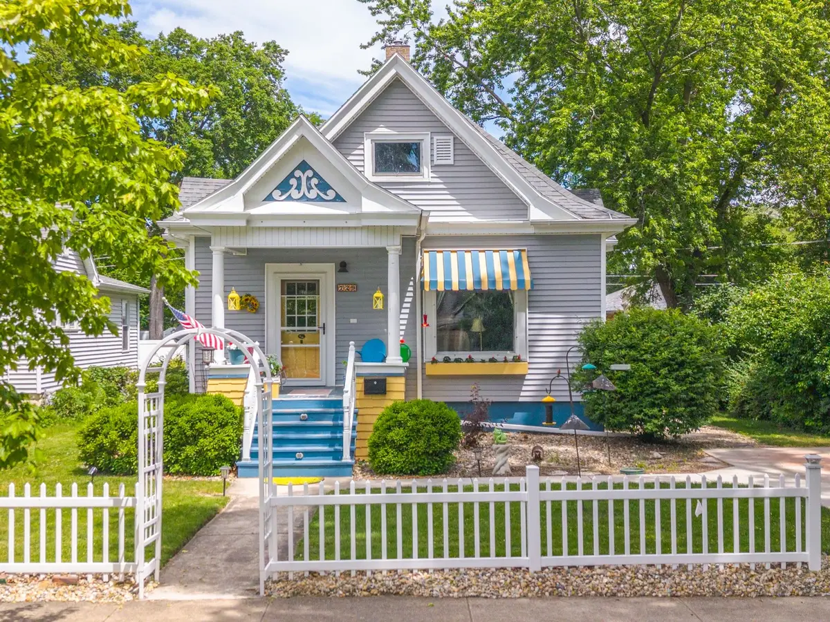 729 W Henry Street, Pontiac, IL 61764 - #1